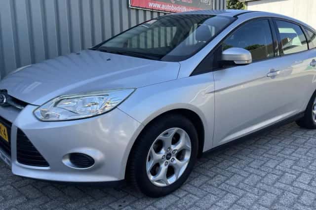 Ford Focus (2012) thumbnail 2