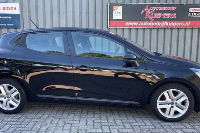 Renault Clio (2022) thumbnail 3