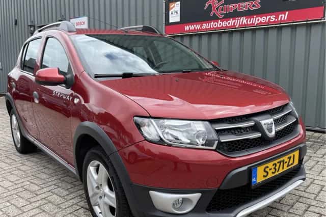 Dacia Sandero (2015) thumbnail 1