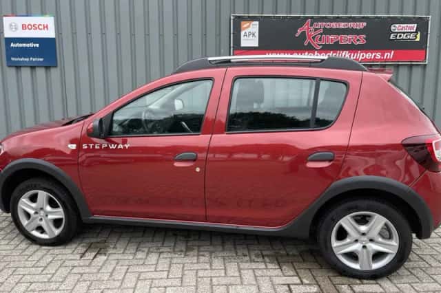 Dacia Sandero (2015) thumbnail 4