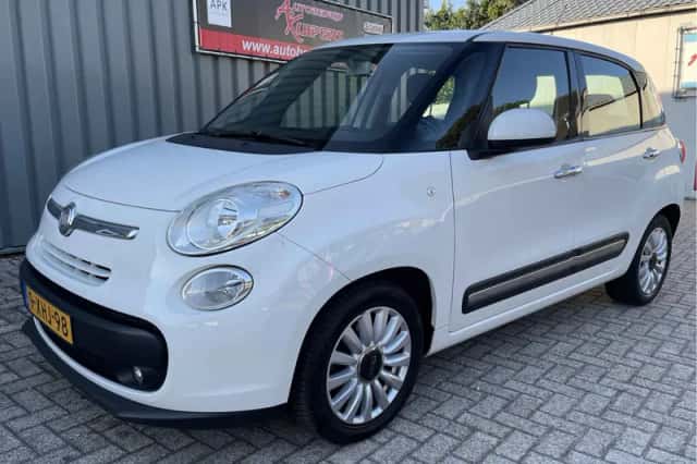 Fiat 500L (2013) thumbnail 2