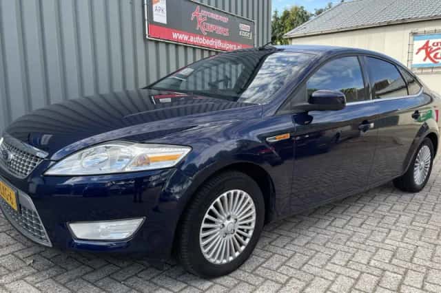 Ford Mondeo (2010) thumbnail 2