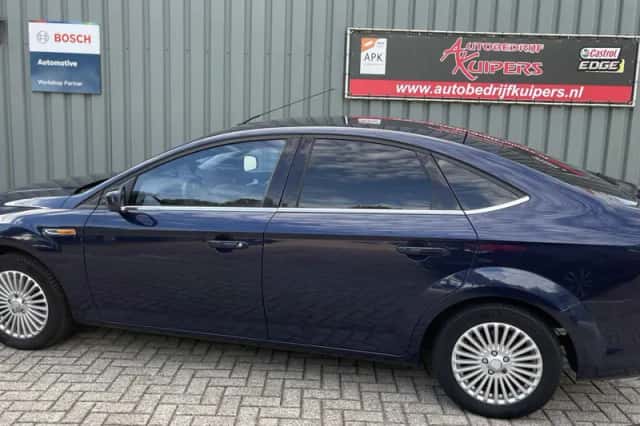 Ford Mondeo (2010) thumbnail 4