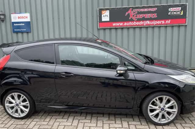Ford Fiesta (2013) thumbnail 3