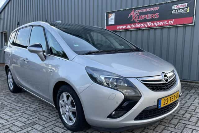 Opel Zafira (2012) thumbnail 1