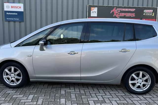 Opel Zafira (2012) thumbnail 4