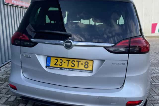 Opel Zafira (2012) thumbnail 6