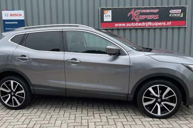 Nissan Qashqai (2017) thumbnail 3