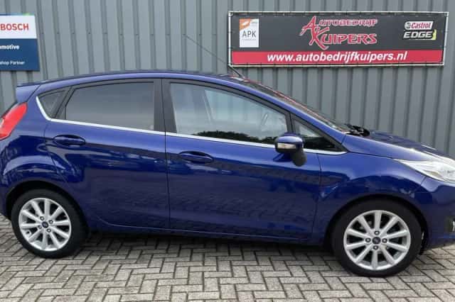 Ford Fiesta (2017) thumbnail 3