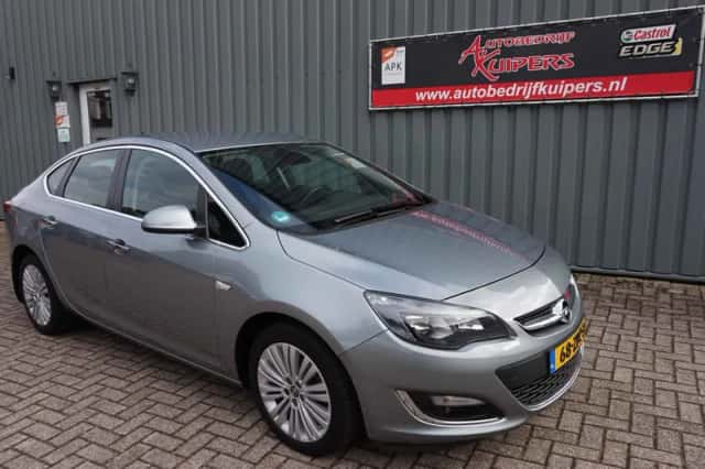 Opel Astra (2013) thumbnail 1