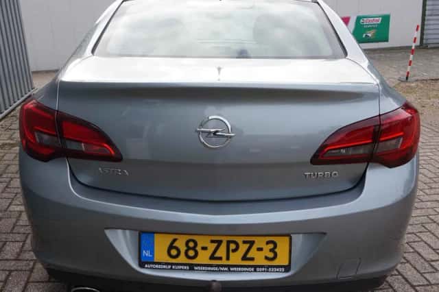 Opel Astra (2013) thumbnail 6