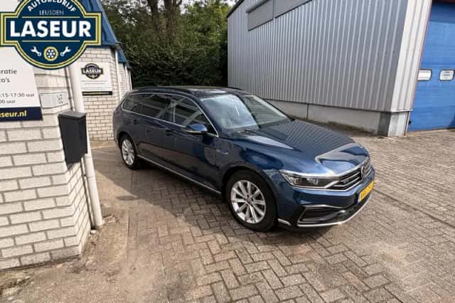 Volkswagen Passat (2021) thumbnail 6