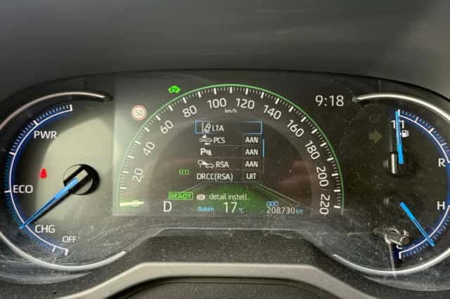 Toyota RAV4 (2022) thumbnail 5