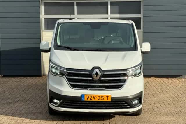 Renault Trafic (2023) thumbnail 2