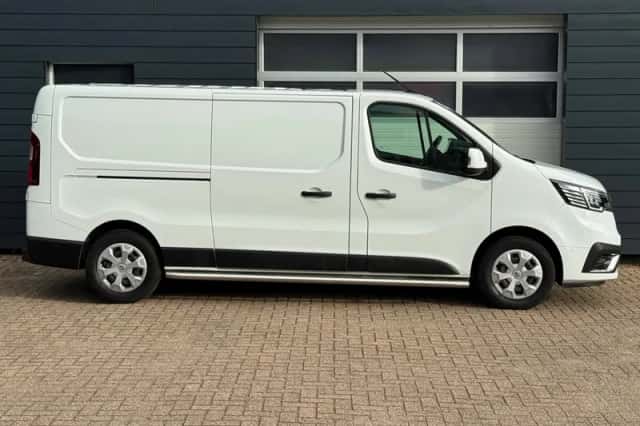 Renault Trafic (2023) thumbnail 6
