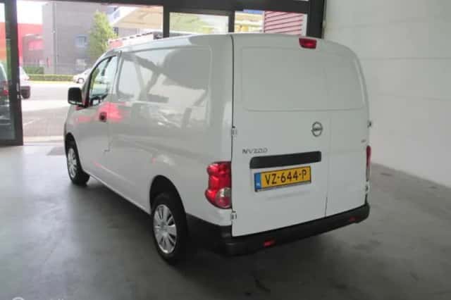 Nissan NV200 (2016) thumbnail 3