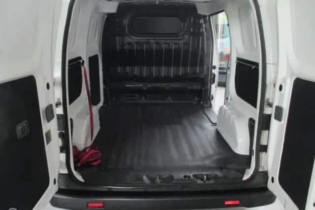 Nissan NV200 (2016) thumbnail 6