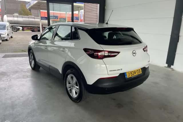 Opel Grandland (2020) thumbnail 3