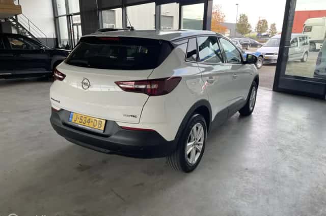 Opel Grandland (2020) thumbnail 4