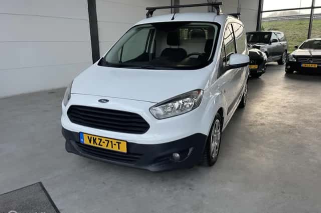 Ford Transit Courier (2016) thumbnail 1