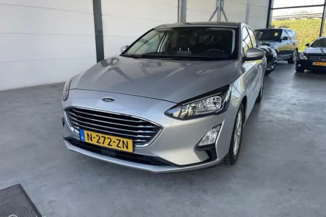 Ford Focus (2022) thumbnail 1