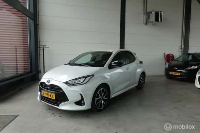 Toyota Yaris (2021) thumbnail 1