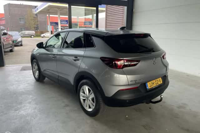 Opel Grandland (2019) thumbnail 3