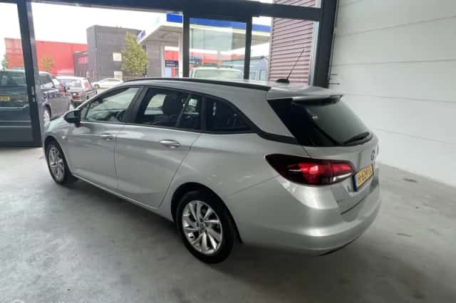 Opel Astra (2020) thumbnail 3