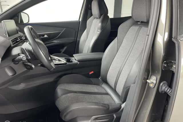 Peugeot 3008 (2019) thumbnail 6