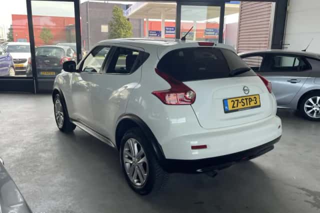 Nissan Juke (2011) thumbnail 3