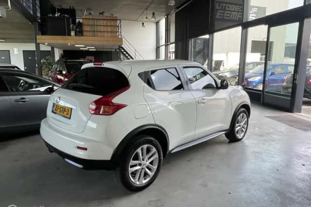 Nissan Juke (2011) thumbnail 4