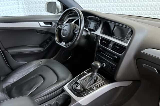 Audi A4 (2015) thumbnail 2