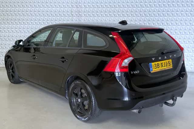 Volvo V60 (2012) thumbnail 3