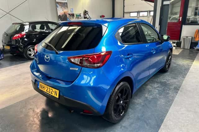 Mazda 2 (2017) thumbnail 4