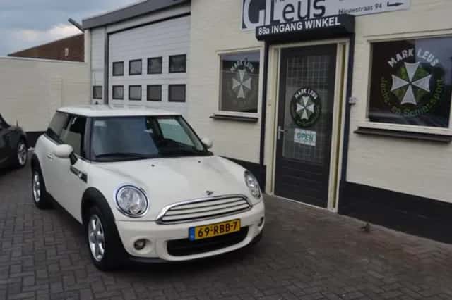 MINI One (2011) thumbnail 1
