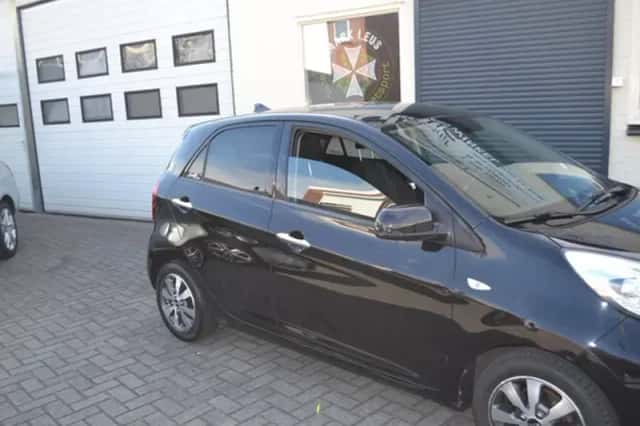 Kia Picanto (2015) thumbnail 3