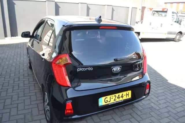 Kia Picanto (2015) thumbnail 4
