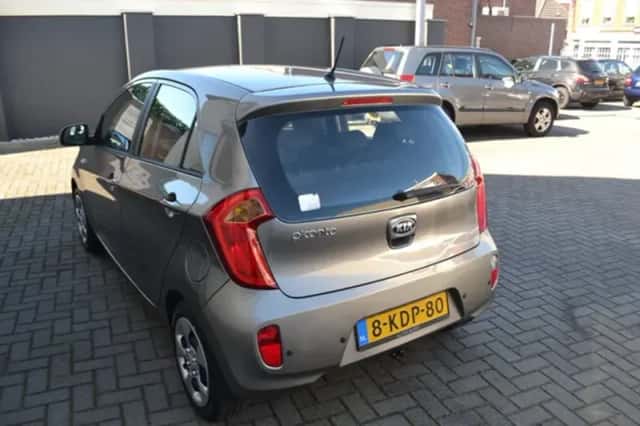 Kia Picanto (2013) thumbnail 5