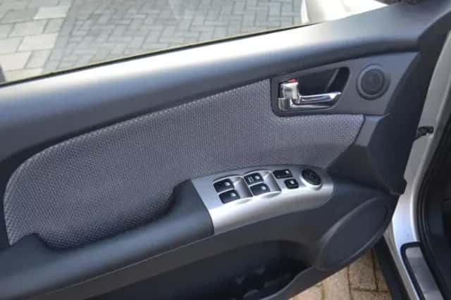 Kia Sportage (2009) thumbnail 6