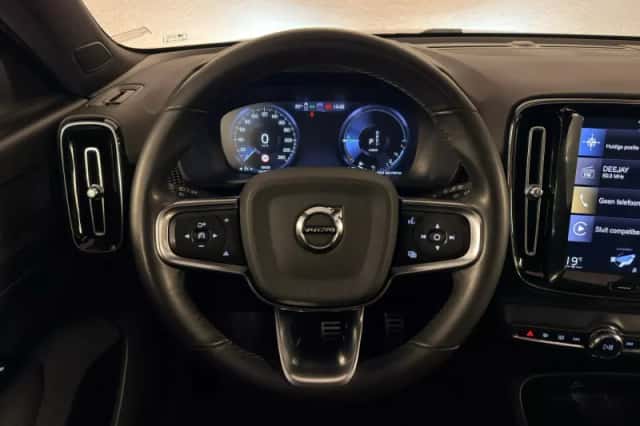 Volvo XC40 (2021) thumbnail 6