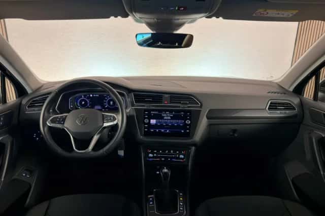 Volkswagen Tiguan (2022) thumbnail 2