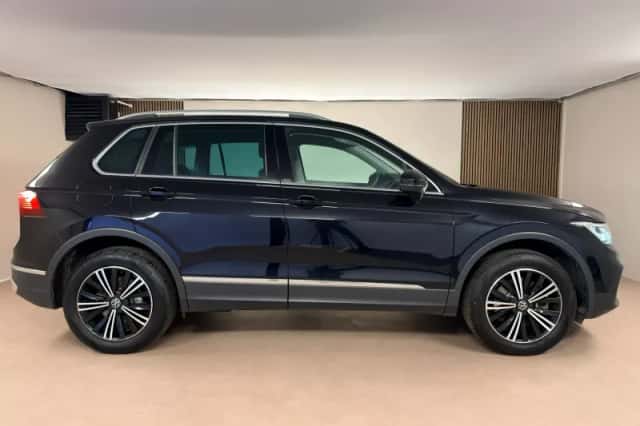 Volkswagen Tiguan (2022) thumbnail 3