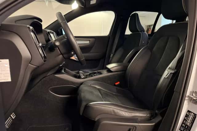 Volvo XC40 (2020) thumbnail 4