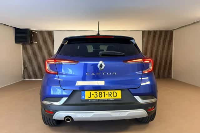 Renault Captur (2020) thumbnail 3