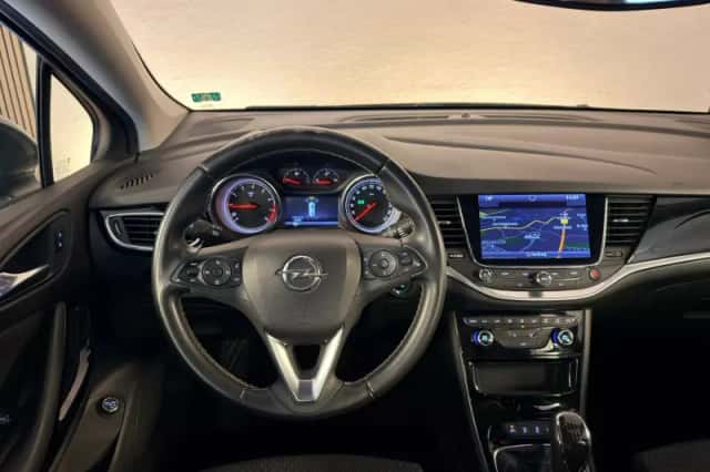 Opel Astra (2019) thumbnail 2