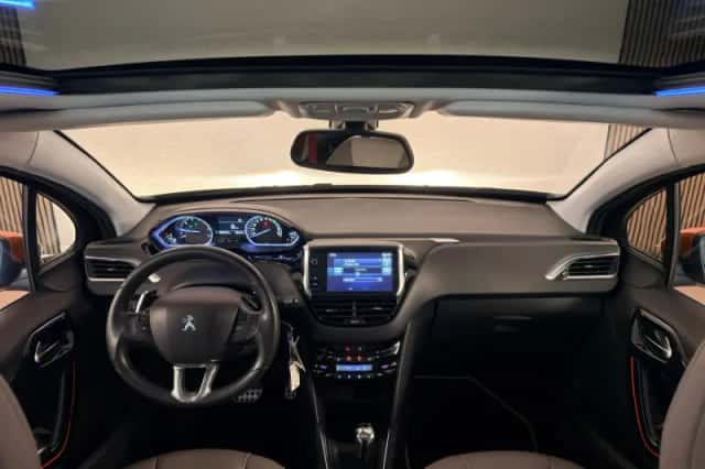 Peugeot 208 (2014) thumbnail 2