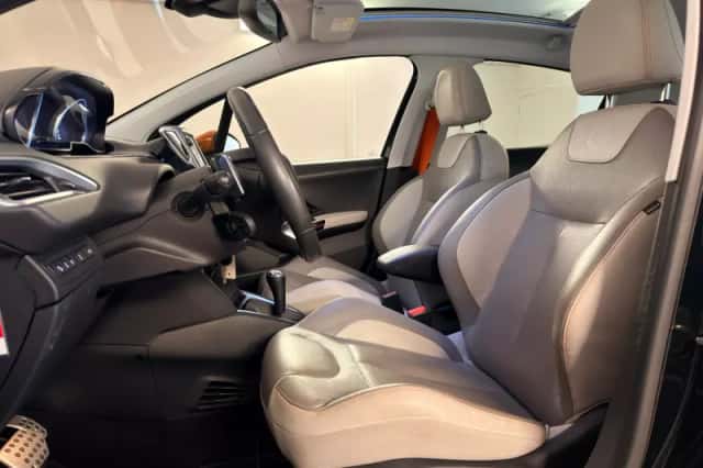 Peugeot 208 (2014) thumbnail 4