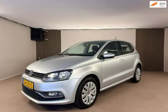 Volkswagen Polo (2015) thumbnail 1