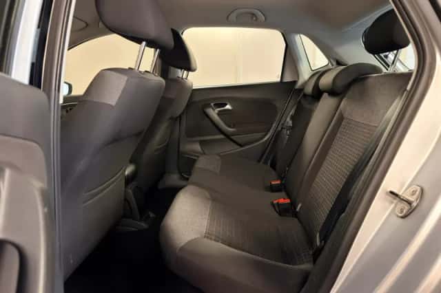 Volkswagen Polo (2015) thumbnail 4
