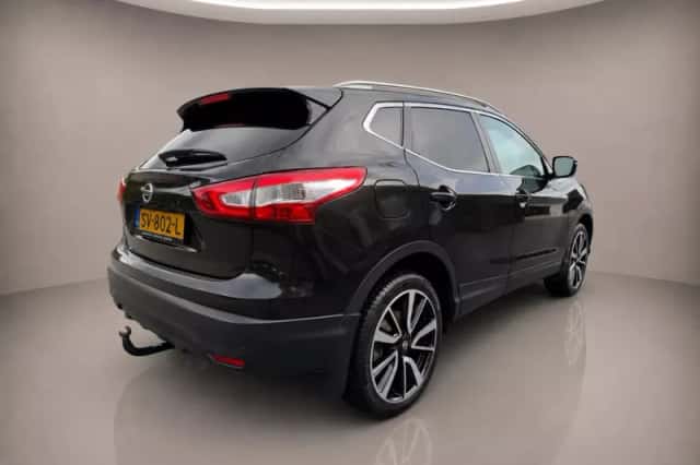 Nissan Qashqai (2016) thumbnail 3